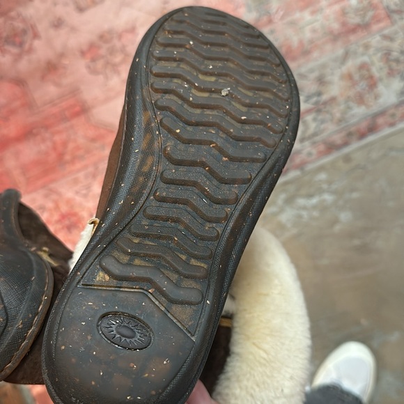 Ugg Elijo boots size 9 - Picture 8 of 8